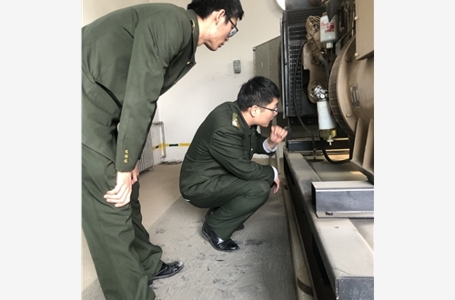 D:\宣传稿件\2021稿件\3月\检查发电机.jpg