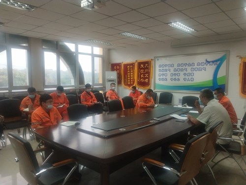 党纪法规教育部署会议.jpg