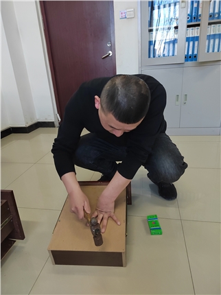 维修.jpg 维修.jpg