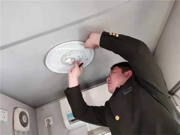 修灯.jpg 修灯.jpg