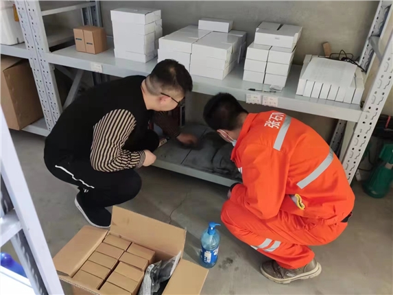 清理库房.jpg 清理库房.jpg