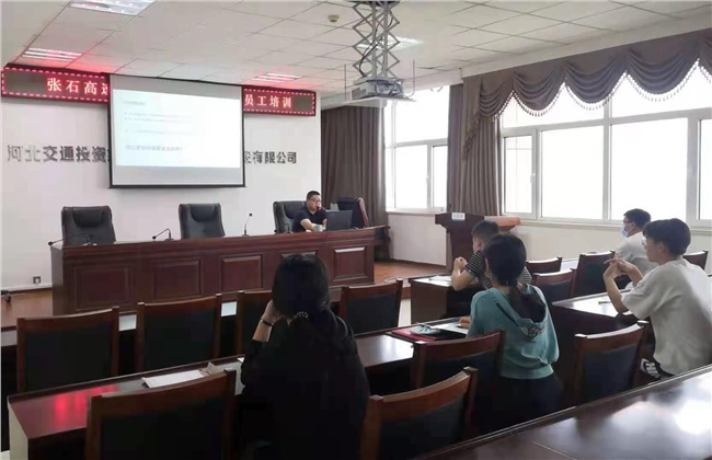 7.4 张石公司安全管理部为新入职员工开展入职安全生产培训.jpg