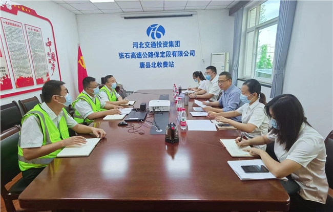 龚书记调研3.jpg