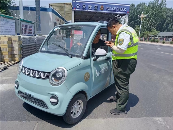阻止电动四轮车.jpg