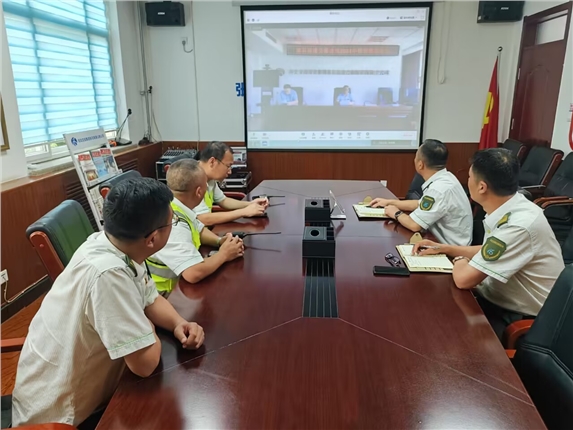 参加警示教育大会.jpg 参加警示教育大会.jpg
