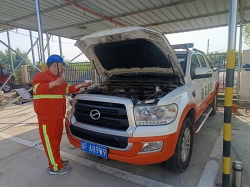 养护车辆安全检查1.jpg 养护车辆安全检查1.jpg